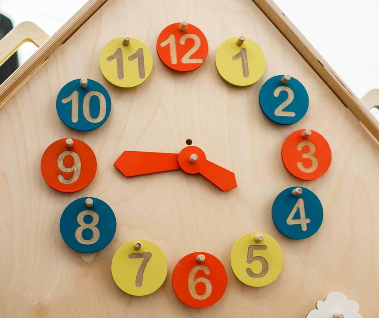 Horloge d'apprentissage en bois pour enfant Lil House