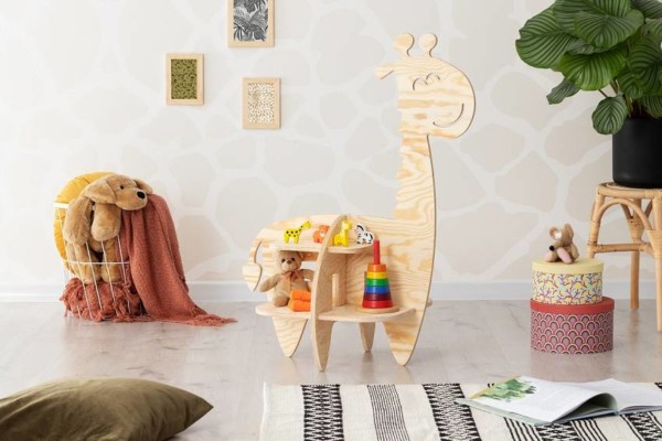 meuble étagère montessori en forme de girafe