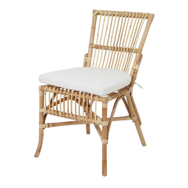 chaise en rotin naturel et coussin d'assise blanc